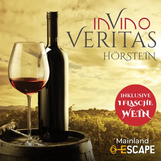 Titelbild des Outdoor Escape Abenteuers In Vino Veritas in Hörstein mit Weinflasche, Weinglas und Weinbergen im Hintergrund.